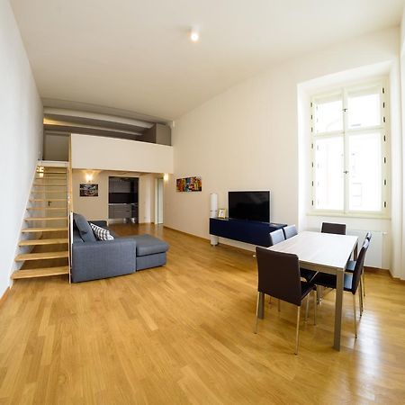 Prague Apartments Sokolovska 91 エクステリア 写真